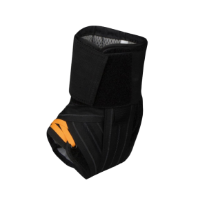 Een zwarte Secutex Enkelbrace