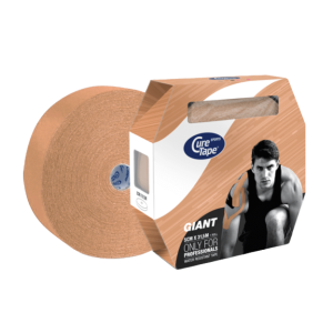 Een beige rol curetape sports van 5cm x 31,5meter