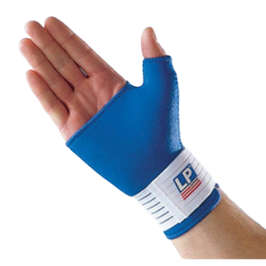 De LP 752 pols/duimbrace om een hand