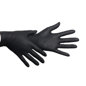 2 handen met zwarte nitril handschoenen aangetrokken.