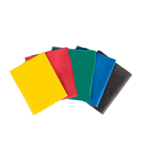 Verschillende kleuren oefenbanden van 1,5 meter lang op een rij.