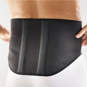 Een mens in de Cellacare dorsal classic.