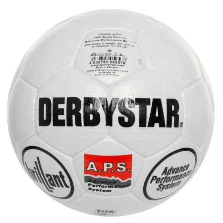 De derbystar brilliant in het wit.