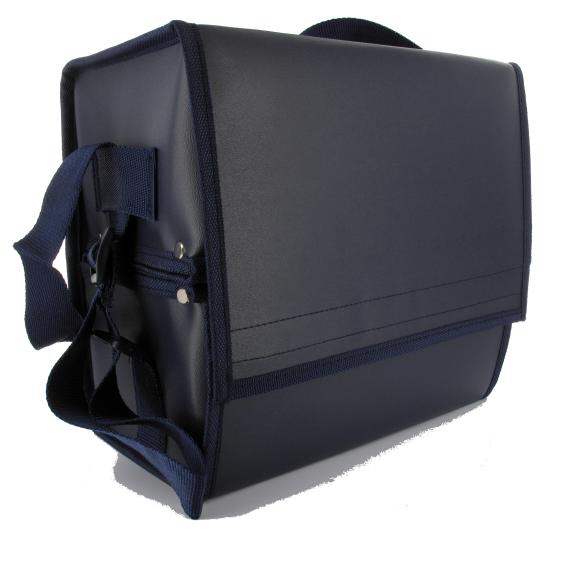een dichte ehbo-tas van L27xB16xH25cm