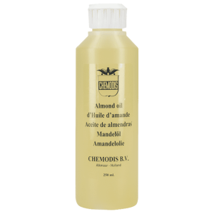 Een flesje met daarin 250ml aan chemodis amandelolie