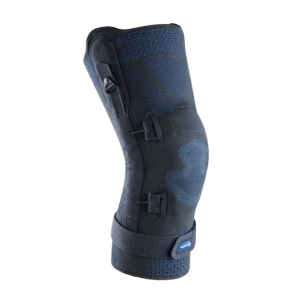 Een donkerblauwe thuasne patella reliever kniebrace